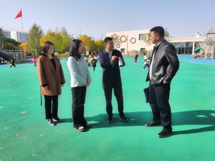 兰州新区纪检监察工委工作人员随机走访中小学校园，了解学校落实校园安全各项部署情况_副本.jpg